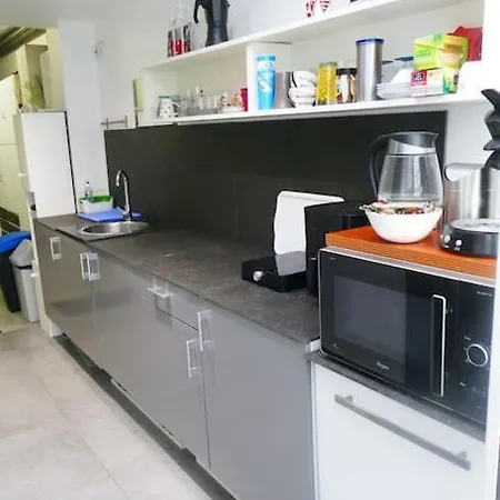 Studio With Kitchen, Shower Garden
